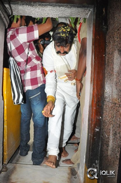 Gautamiputra-Satakarni-Team-at-Karimnagar